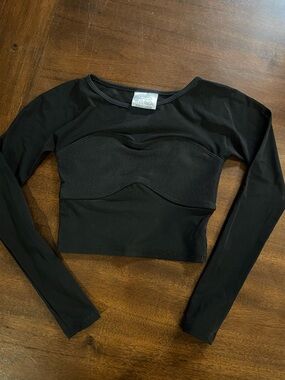 Tiger Friday Glamour Crop in Black